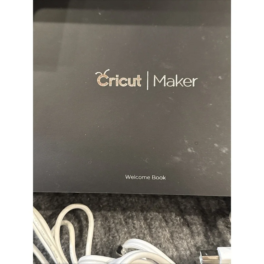 Cricut Maker Bundle | Luxja Soft Case | Manual | Cables | Pad | EUC